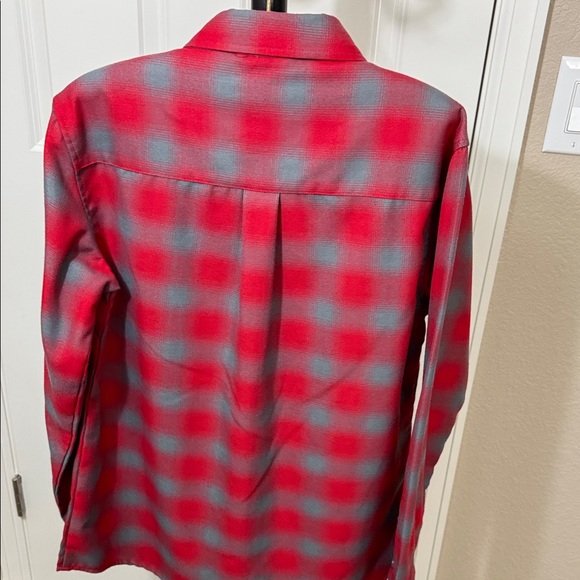 DIXXON Women’s PULASKI Red and Gray Flannel Shirt - Picture 5 of 6